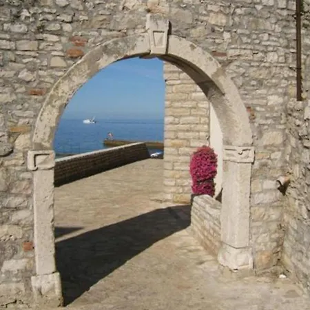 Appartement Nadia St2, 500 M From The *