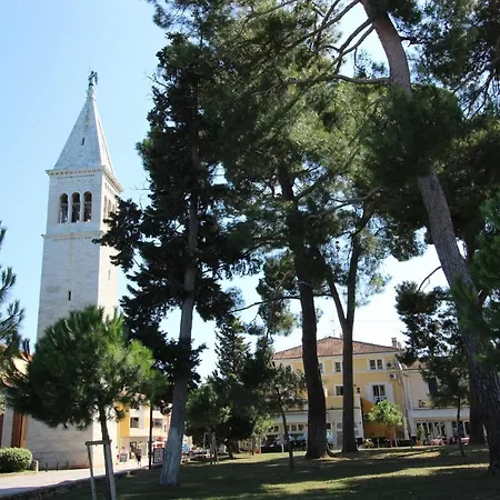 Nadia St2, 500 M From The